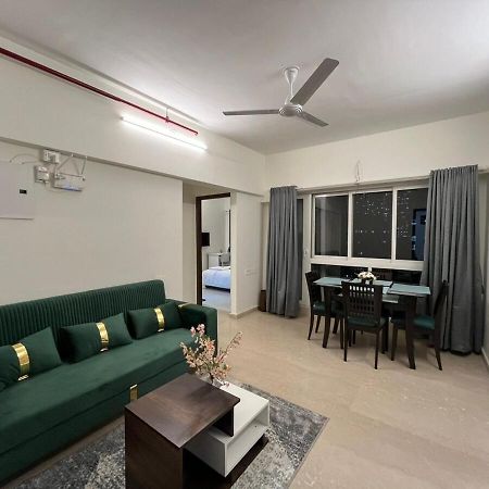 2Bhk Plus Living Room Near Nesco Malad East West ムンバイ エクステリア 写真